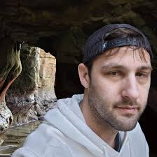 Are Dome Cities the Future of Urban Living? 🏙️➡️🛕 While traditional grid  cities dominate the world, some countries are exploring dome-based designs  for a greener, more sustainable future. 🌍 Innovative Examples: 🔹