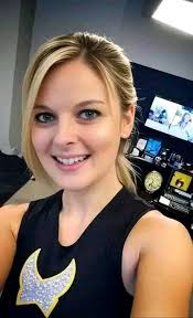 🤷🏾‍♂️ How you know I drive trucks!? Her: