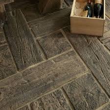 Hausler Die Schonsten Terrassen Und Zaune Versteinertes Holz Versteinertes Holz Rustikale Holzboden Bodenbelag Terrasse