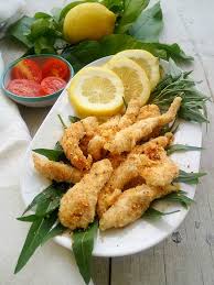 Se avete acquistato un petto di pollo intero avrete un'operazione in più da eseguire ma non vi preoccupate. Straccetti Di Pollo Al Limone Insabbiati Senza Glutine Secondi Piatti