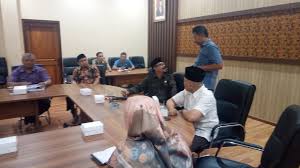 Alat dan bahan inject ruang guru dan ilmu pedia telkomsel dan indosat. Penarikan Sekdes Pns Tunggu Terbitnya Pp Dprd Kabupaten Tulungagung