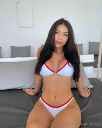 Aisha Sofey reveals it all- every curve a masterpiece