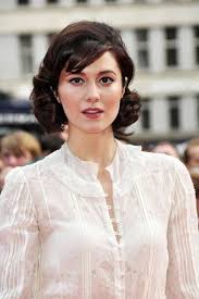 Her hair has had a gamut of tones in the ebony to mahogany and café au lait range and even though the length did not vary extremely the individual looks did even. Mary Elizabeth Winstead Hair Composition Exposure Foto Fotografia Ig Shotz Instaphoto Instaphotos Instapic P Beauty How To Curl Short Hair Hair Beauty