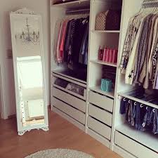 Endlich Hat Auch Mein Wunderschoner Standspiegel Seinen Platz Bekommen Blogger Instadaily Ge Standspiegel Kleiderschrank Ideen Schlafzimmer Schrank Ideen