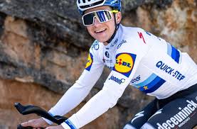 View this post on instagram. Remco Evenepoel A Publie Du Contenu Sur Instagram Always A Big Smile When Wearing The European Champion Jersey Ready For Tomorrow S Start Of Volta