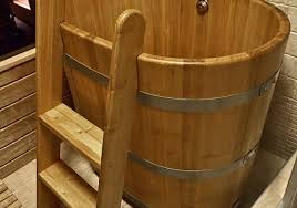 Bei talu finden sie eine bauanleitung und tipps für einen holzbackofen. Holzwanne Selber Bauen Asthetische Holzbadewannen Im Bauportal Edle Bauelemente Hi Leute Mochte Mir Jetzt Gern Ein Hochbett In Mein Studentenzimmer Bauen