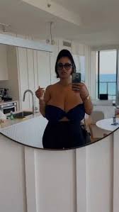 Dive into Persephanii's naked sex tapes on SexVid - erotic experiences