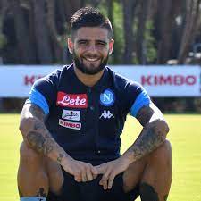 Born 4 june 1991) is an italian professional footballer who plays as a forward for serie a club napoli, for which he is captain, and the italy national team. Ssc Napoli How Many For Lorenzo Insigne Facebook