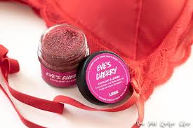 La Saint Valentin Avec Lush Mon Petit Quelque Chose Blog Beaute Suisse Blog Beaute Beurre De Cacao Apres Shampooing