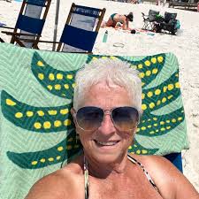 Happy book birthday to FORGET ME NOT, officially in stores and