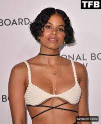 Zazie beetz tits