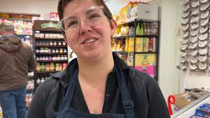 Polskie sklepy w Stanach Zjednoczonych notują ogromny ruch przed świętami  Bożego Narodzenia. Polacy mieszkający w USA odwiedzają polonijne sklepy w  poszukiwaniu produktów z kraju. Półki uginają się od ...