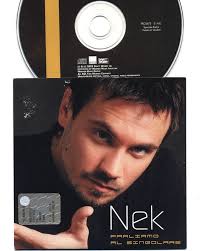 Siamo nel 2002. Un anno di cambiamenti e incontri importanti. L'amicizia  con Laura Pausini segna l'uscita di uno dei featuring più apprezzati della  mia carriera e l'uscita di un album a me