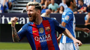 Top 15 Famous Soccer Players Of All Time Ft Pele And Maradona Good Soccer Players Soccer Players Manchester United Football Club