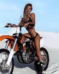 Hottest milf contest at the abate of iowa biker rally biker and his hot milf wife a hot milf and the bikers Pin On Girlsonbikes