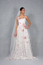 Lunghezza 180 cm larghezza 80 cm altezza 75 cm. Abito Da Sposa In Pizzo Chantilly In Tonalita Grigio Perla E Rosa Pallido Finemente Decorato Con Rose Di Raso E Organza Di Pura Set Abiti Da Sposa Abiti Sposa