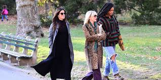 Ocean's eight movie free online. Ocean S 8 Rihanna Mindy Kaling And More Here S Your First Look At The All Female Cast Trace
