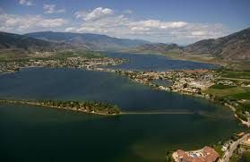Osoyoos lake is a lake located in british columbia, canada, and washington state of the united states. Osoyoos In The Okanagan Travel British Columbia