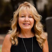 Rebecca Chappell's Instagram, Twitter & Facebook