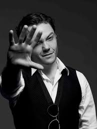 Tiziano ferro was born in latina, italy on february 21, 1980. Tiziano Ferro Music Videos Stats And Photos Last Fm