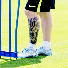 Los tatuajes futboleros pueden ser de muchos tipos. No Matter The Titles Tatuaje De Messi Tatuajes De Leo Messi Fotos De Messi