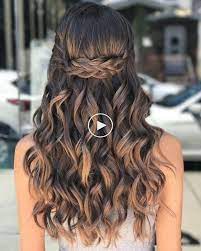 40 Idees De Coiffure De Bal De Promo Pour Les Cheveux Longs Boucles Coiffures Coiffure De Bal Idees De Coiffures Jolie Coiffure