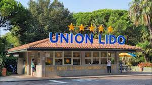 Affacciato sul litorale del cavallino, in un punto strategico tra mare adriatico e laguna veneta, l'union lido park & resort è un grande complesso ricettivo (tra i migliori d'europa) per la. Union Lido Camping In Cavallino Italien Fotos Beschreibung Infos