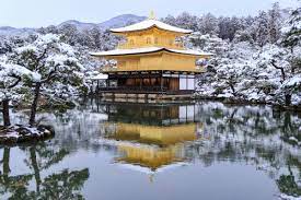金閣寺 冬しか見れない雪化粧の金閣寺 金閣寺 京都 冬 京都 景色