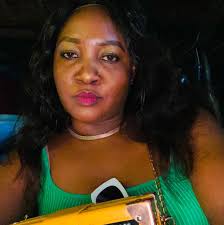 DUMELANG ka tsweetswee,yang go tsaa makwalo a lona ko UNIVERSITY OF  BOTSWANA go bapa le STADIUM,go nna go boelwa ko di officing ka makwalo a sa  tsewa Ga go tlhoke gore motho