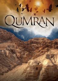 It is located on a dry marl plateau about 1.5 km (1 mi) from the northwestern shore of the dead sea, near the israeli settlement and kibbutz of kalya. Falsi Vangeli Falsi Essenismi Il Blog Di Xpublishing Mike Plato