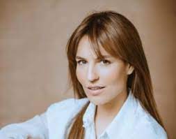 And her feet are, of course, just perfect and beautiful as the owner. Media Capital Is Looking For Ana Rita Clara To Help Renew The Tvi Ficcao Meios Publicidade Channel