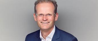 BNP Paribas veteran Dan Bayley joins JLL office team