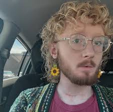 Avery Moss's Instagram, Twitter & Facebook