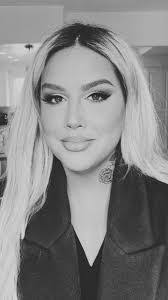 Lauren Madeley's Instagram, Twitter & Facebook