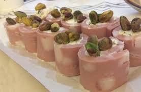 Leggi consigli, ingredienti, tempi e modalità di preparazione delle nostre gustosissime ricette light del benessere. Sushi Di Mortadella Finger Food Veloci Lady Cake Friends
