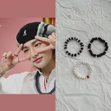 Hyunjin is back finally hyunjin is back and i can't stop crying babyyy pic.twitter.com/vvtekz2ttb. Beaded 3 Rings Set Inspired By Hyunjin Stray Kids Bead Cute Etsy