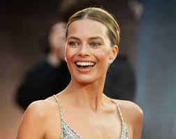 Robbie Williams Reveals He Was Diagnosed with '17th Century Pirate Disease'  Scurvy: 'I'd Stopped Eating'