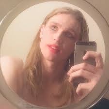 Melanie Hook's Instagram, Twitter & Facebook