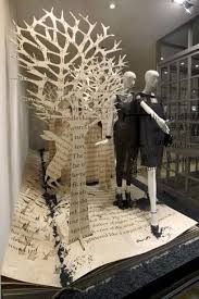 100 Creative Store Display Window Designs Part 3 Christmas Window Display Store Window Displays Display Design