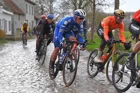 Le champion olympique risque de faire la course seul en tête. Greg Van Avermaet On Twitter Solid Team Performance Omloophnb With A 4th Place For Matteotrentin On To The Next One Kuurnebxlkuurne Rideformore Https T Co Xdsjo3oq0e