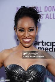 Rashida Jones arrives at the National Domestic Workers Alliance... News  Photo