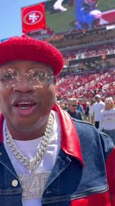 E-40’s message to 49er Faithful:, “Let’s go 3-0. Let’s let these suckas  know. You hear me? HELLO."