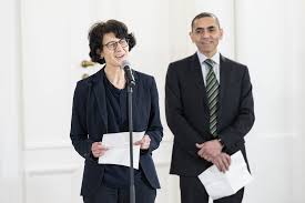Uğur şahin'in aşı çalışmalarıyla nobel ödülü kazanmasına kesin gözüyle bakılıyor. Www Bundespraesident De Der Bundesprasident Terminkalender Verleihung Des Verdienstordens Der Bundesrepublik Deutschland An Ozlem Tureci Und Ugur Sahin