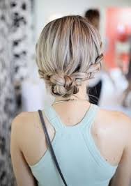 'salt sprays on short hairstyles can create lots of texture without that waxy. 8 Hacks To Style Wet Hair So It Looks Awesome Hair Styles Long Hair Styles Hair