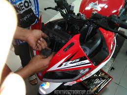 Contohnya saja bro dengan nama akun facebook humane right ini, beliau memodifikasi motor yamaha r15 nya agar warna dan striping nya lebih keliatan seperti yamaha r6. Yamaha Yzf R15 Sering Mbrebet Dan Lampu Indikator Injeksi Tiba Tiba Menyala Nihh Penyebabnya Kenthoet Bore Up
