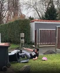 Das sind bilder, da klopft das jugendamt, wenn wir das zeigen. Fur Tv Show Oliver Pocher Produzierte Extra Wendler Parodie Promiflash De