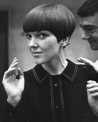 Do You Remember These Trendy Hairstyles From Your High School Days 1960s Hair Vidal Sassoon Haircut Vidal