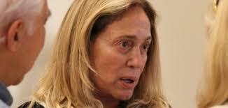 The first or maternal family name is vieira and the second or paternal family name is gonçalves. Susana Vieira Descobre Cancer Sem Cura Usa Fraldas Em Cama E Noticia E Confirmada Respirando Devagar Brasil Acontece