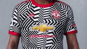 Кто сегодня играет в футбол? Los Fans Del Manchester United Horrorizados Ante Las Nuevas Camisetas Del Club As Com