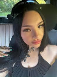 Roommate wanted in Seattle Capitol Hill area for long term